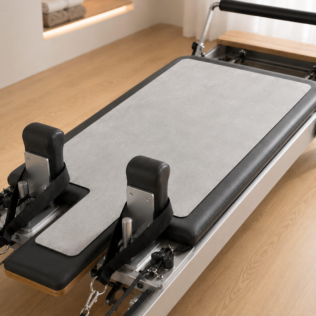 Mata na Reformer Pilates – Antypoślizgowa Mata Ochronna z Sztucznego Zamszu i Silikonu