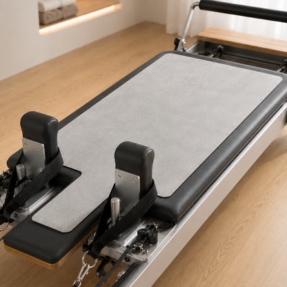 Mata na Reformer Pilates – Antypoślizgowa Mata Ochronna z Sztucznego Zamszu i Silikonu